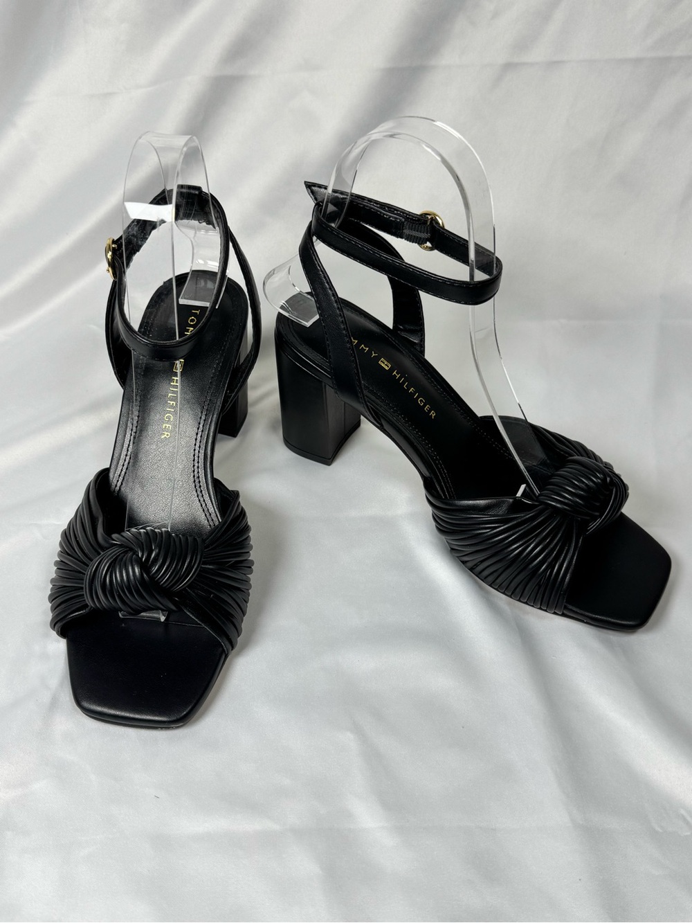 Tommy Hilfiger Black Knot Block Heel Sandals 6.5 - Like New - Picture 4 of 5